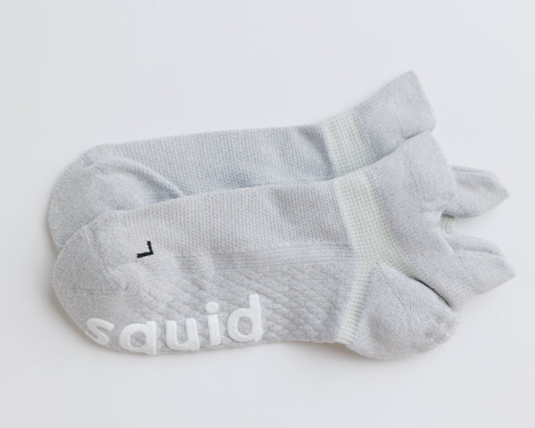 Adult Ankle Grip Socks, Single Pair, Grey